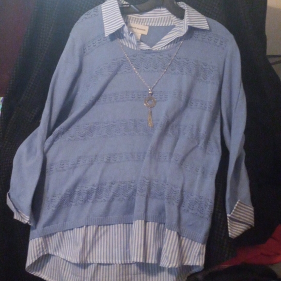 Top - Picture 2 of 9